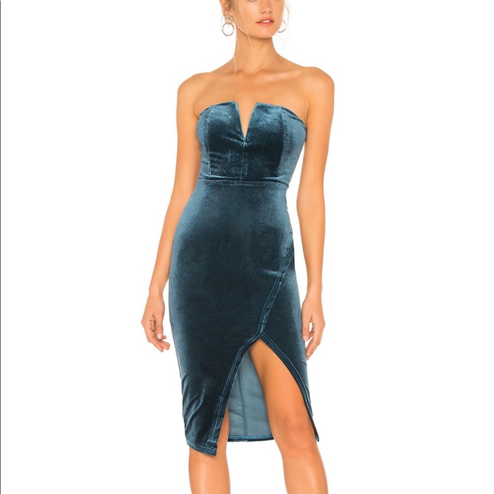 Beatrice Velvet Tube Mini Dress in Teal
superdown